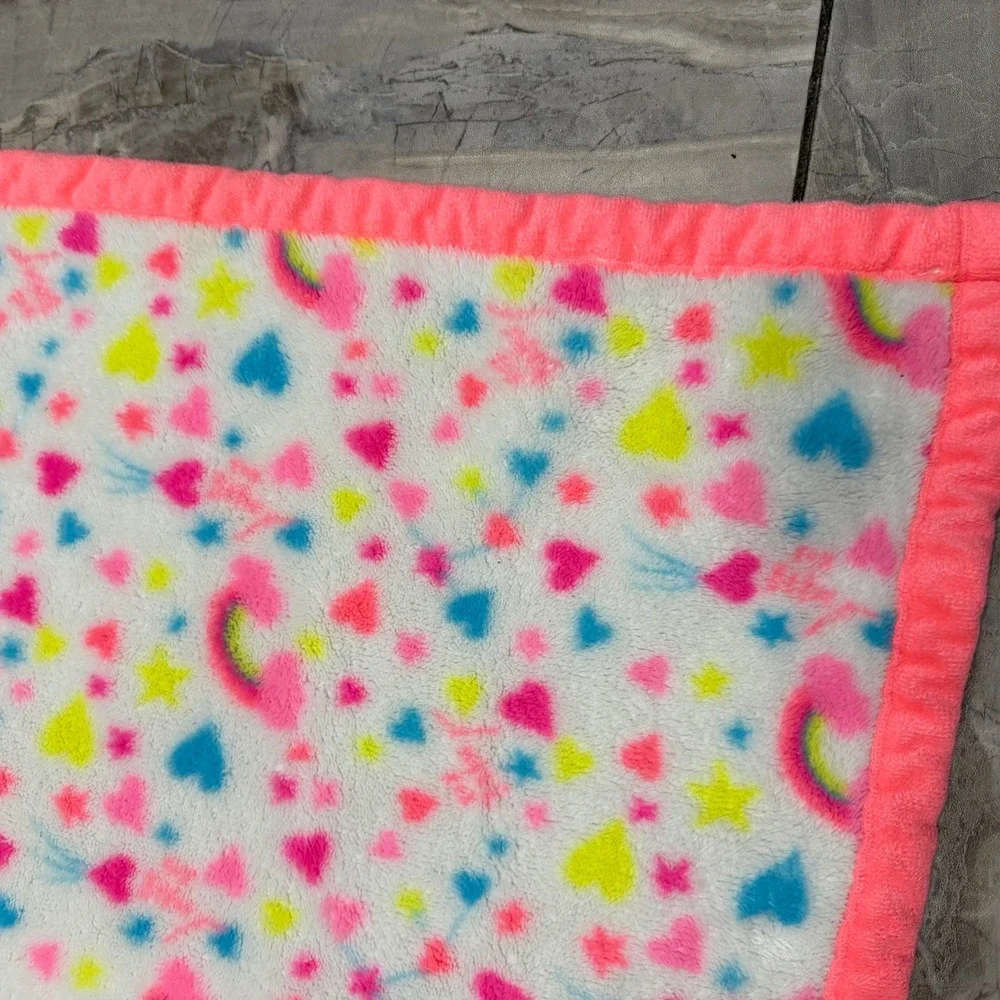 Betsey Johnson Kids Plush Fleece Rainbow Heart Star Blanket Neon Pink White